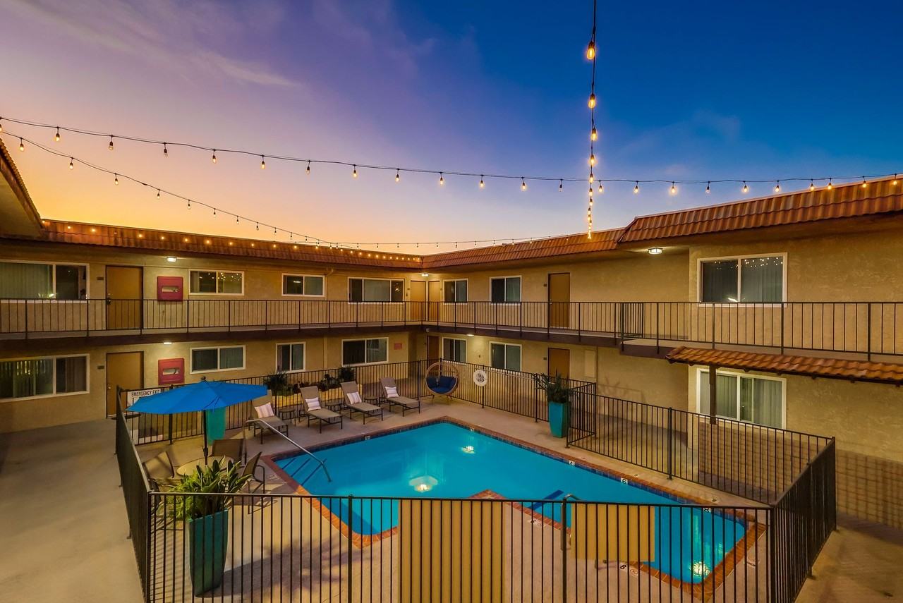 Palms Apartments - Photo 4 of 15