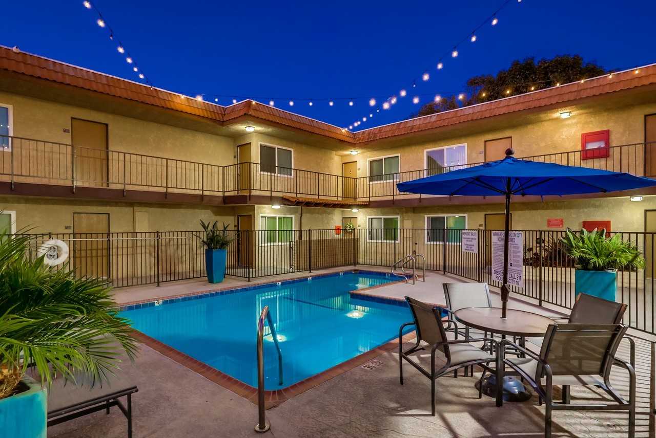 Palms Apartments - Photo 5 of 15