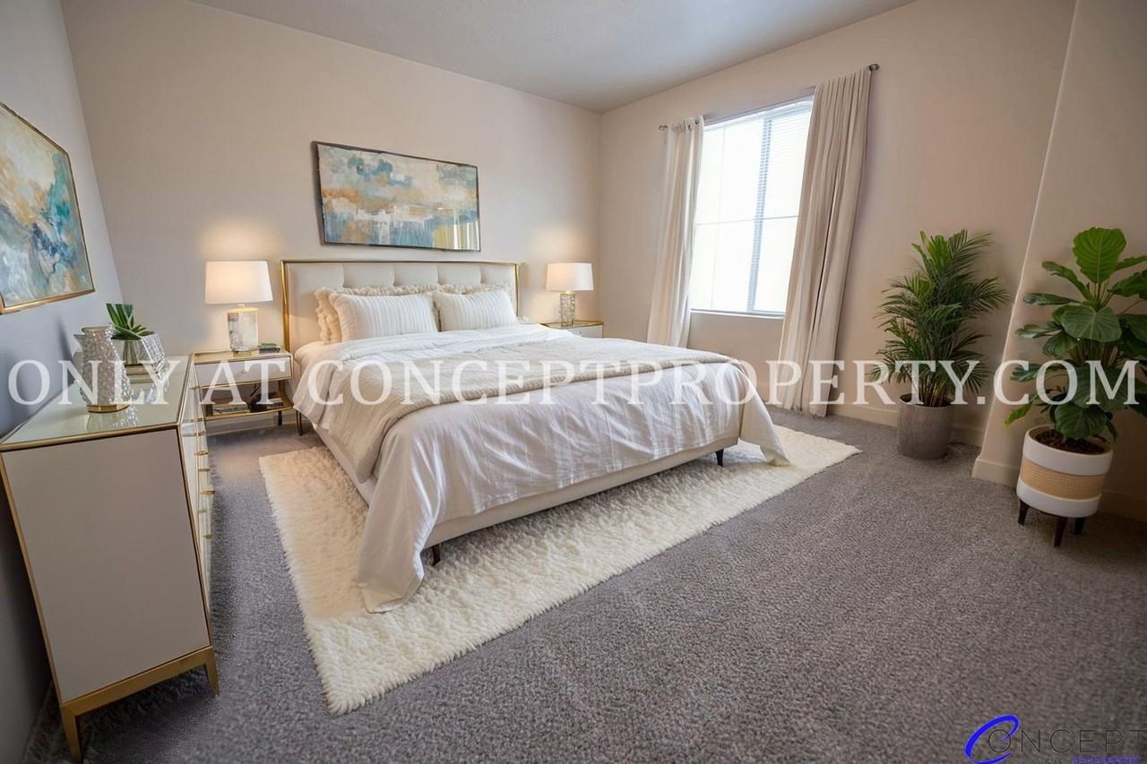 Huntington - Photo 5 of 50