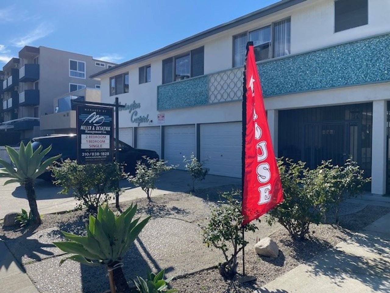 3747 CLARINGTON AVE - Photo 5 of 26