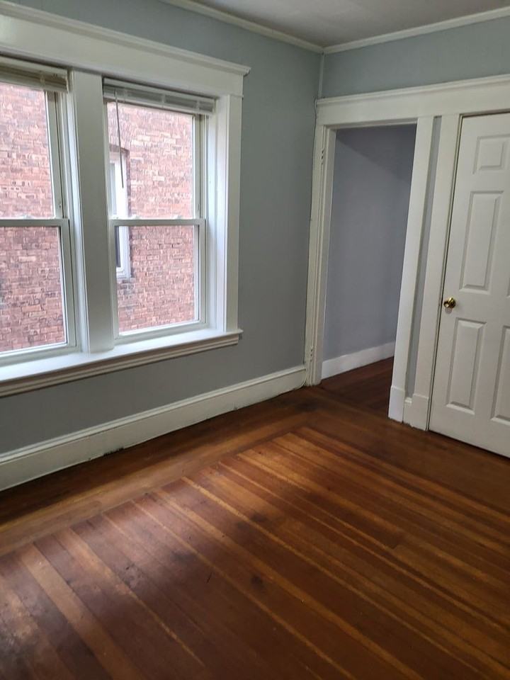 16-20 Sumner Avenue - Photo 6 of 13