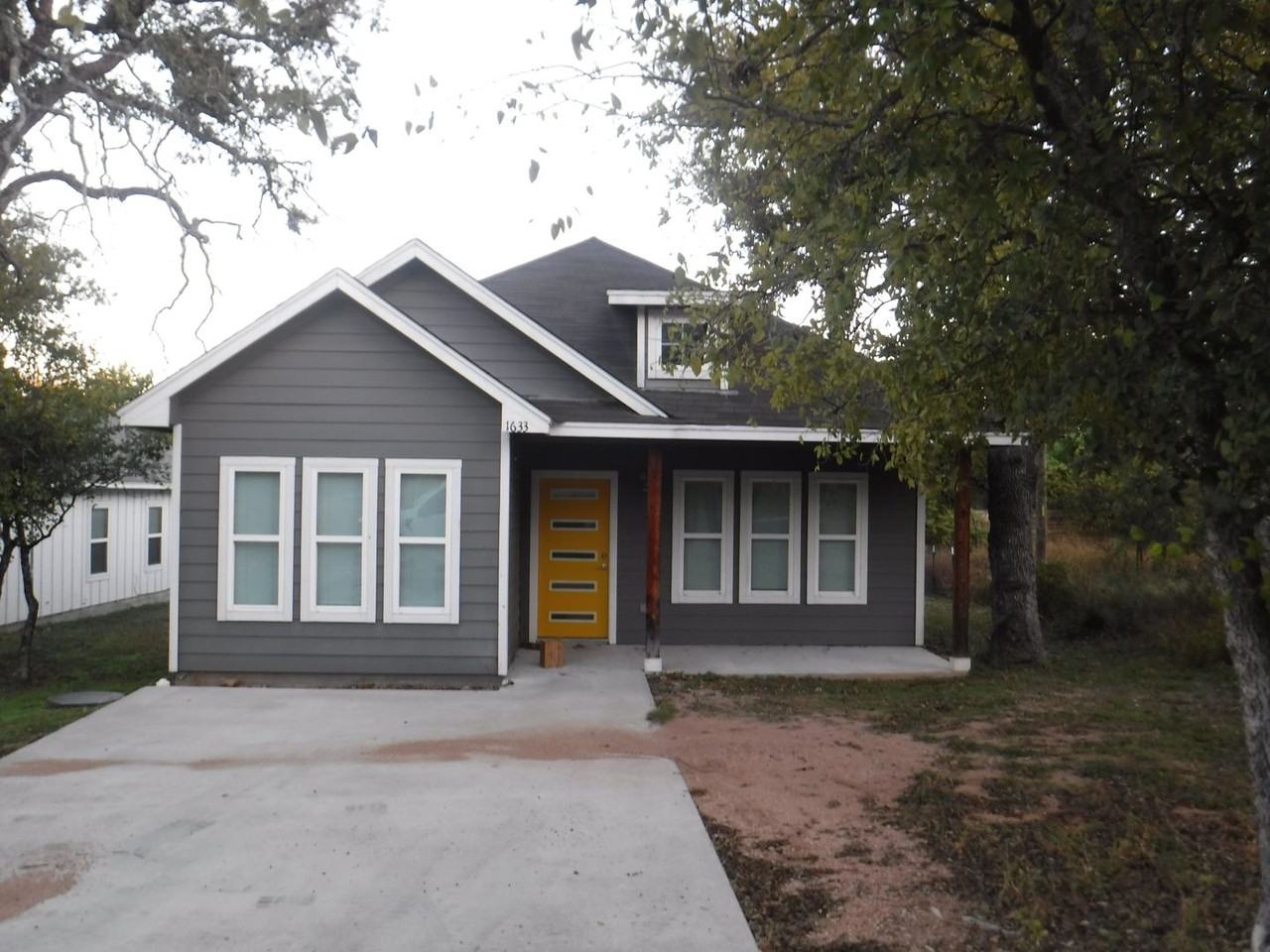 1633 Cree Trl