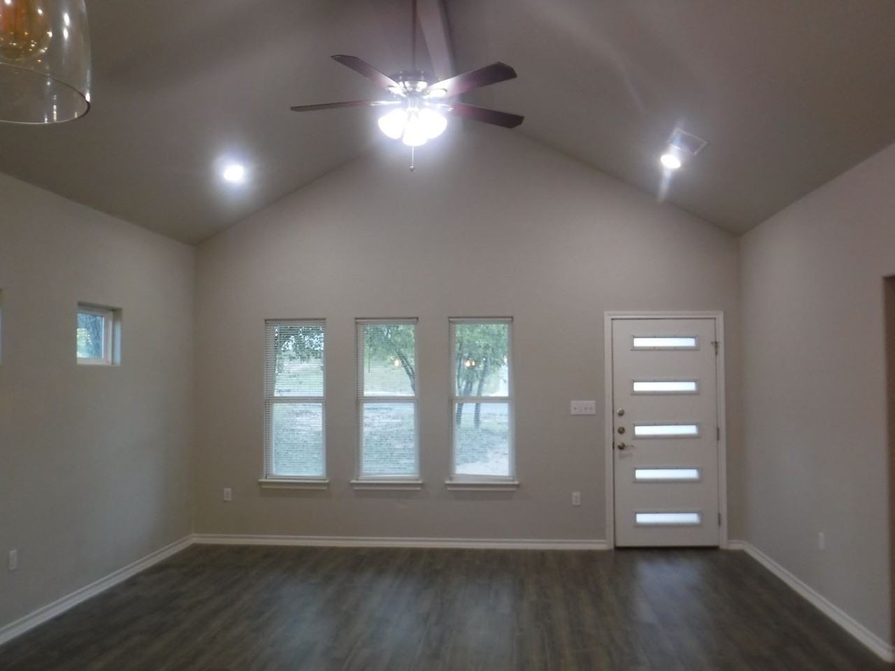 1633 Cree Trl - Photo 2 of 11