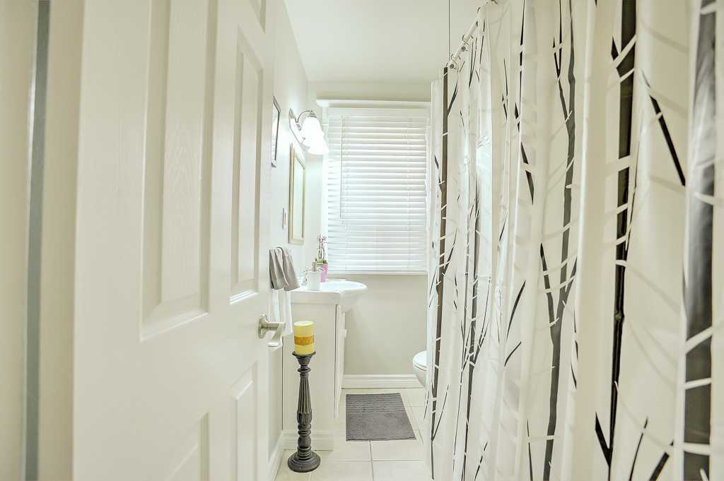 308 Wallace Avenue - Photo 6 of 8