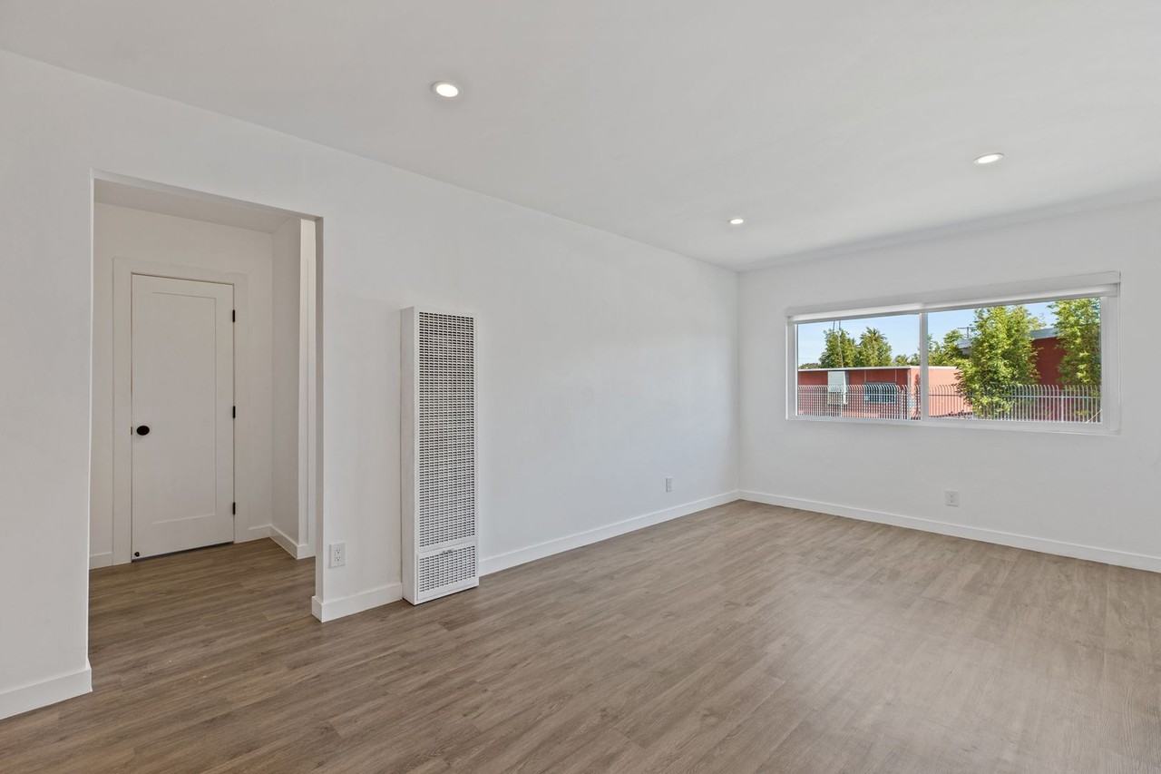 4th Ave - Photo 3 of 39