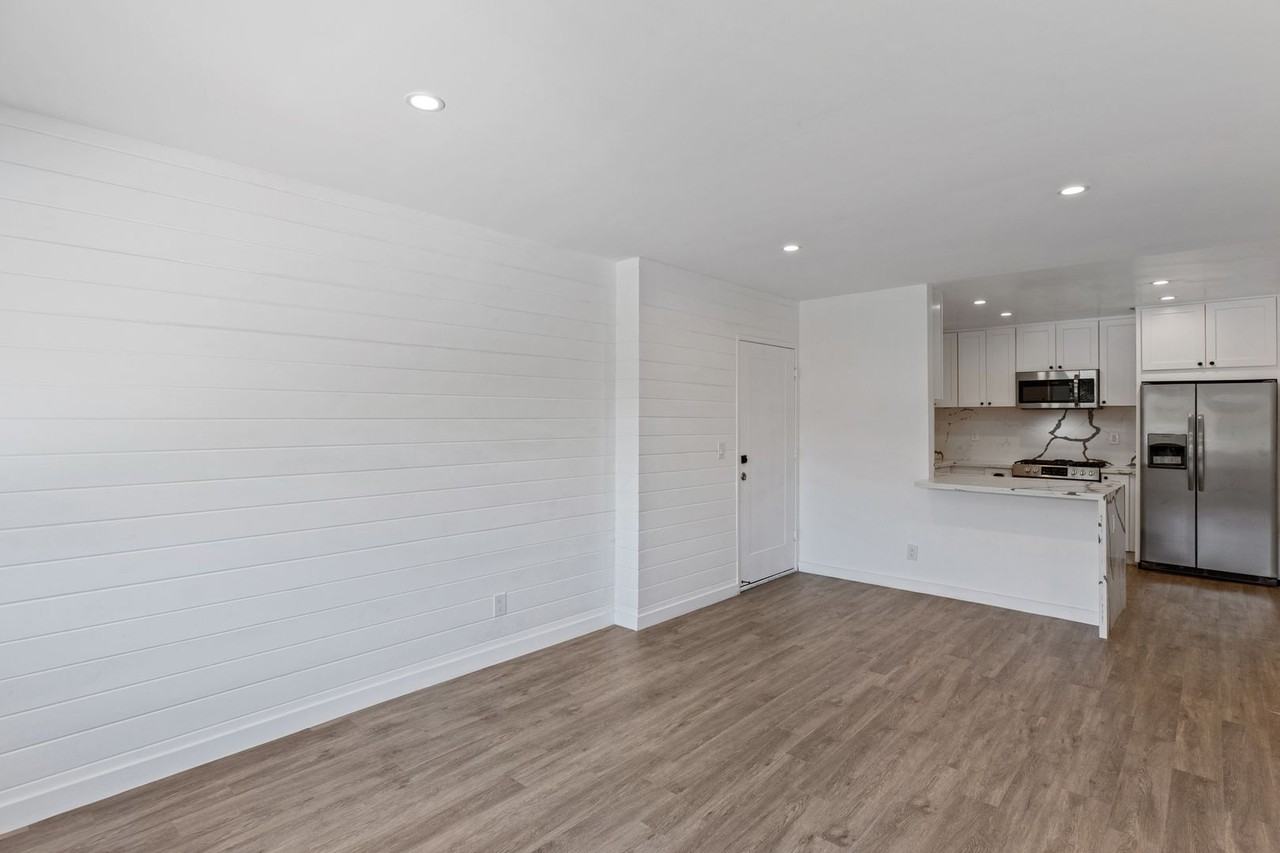 4th Ave - Photo 5 of 39