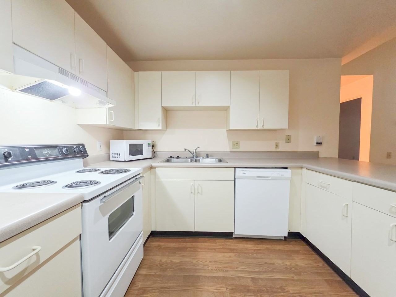 Dunlap Square-Department - Photo 3 of 33