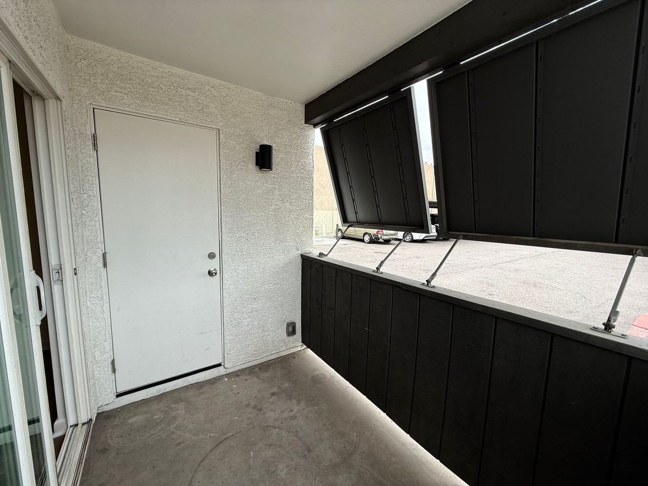 32 North - Photo 2 of 25