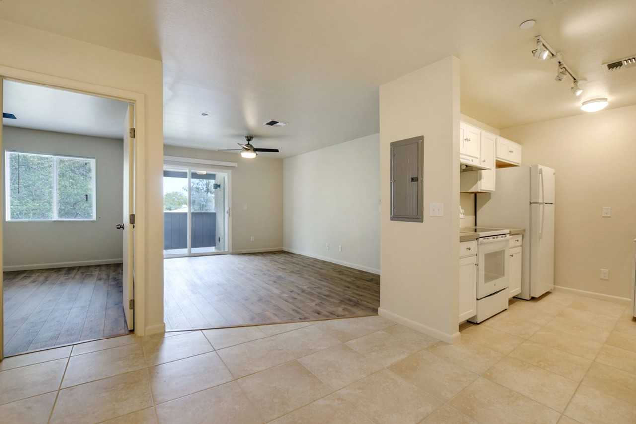 32 North - Photo 5 of 25