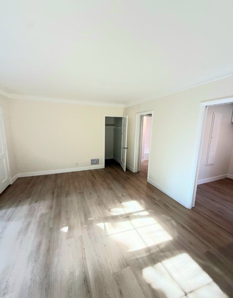 6542 Franklin Avenue - Photo 6 of 17