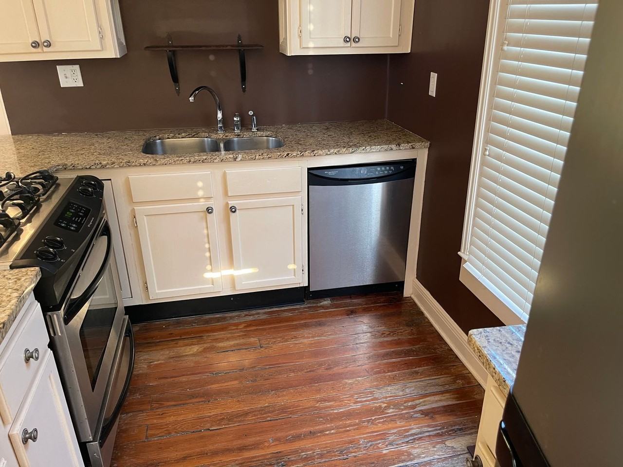 407C S 8th St - Photo 4 of 7