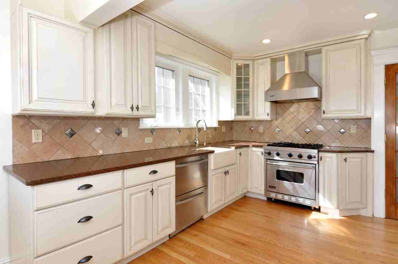 104 Second Ave - Photo 2 of 30