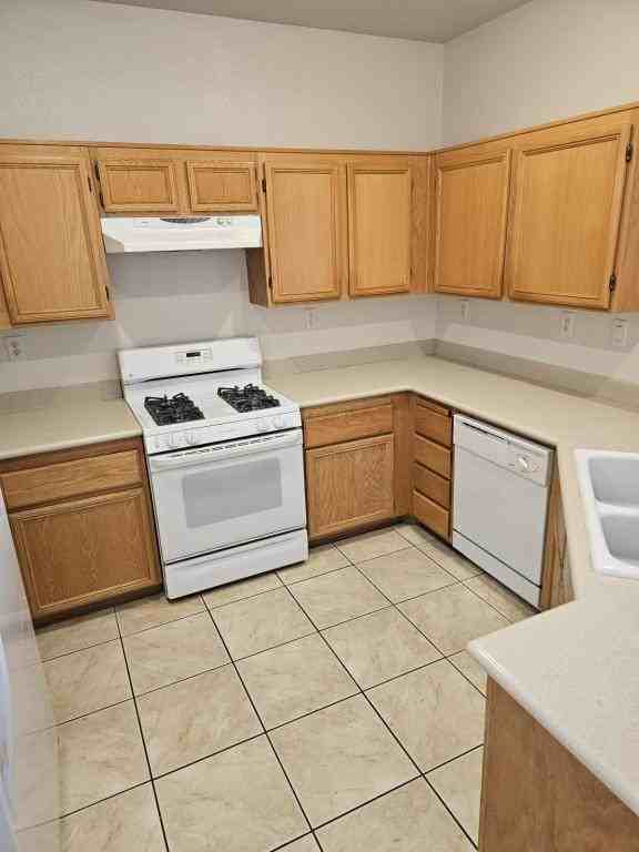 434 Manderley Ct - Photo 2 of 23