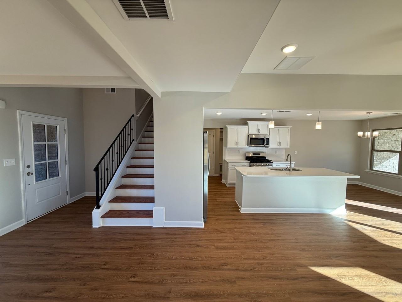 1836 Bloomington Cir E - Photo 4 of 15