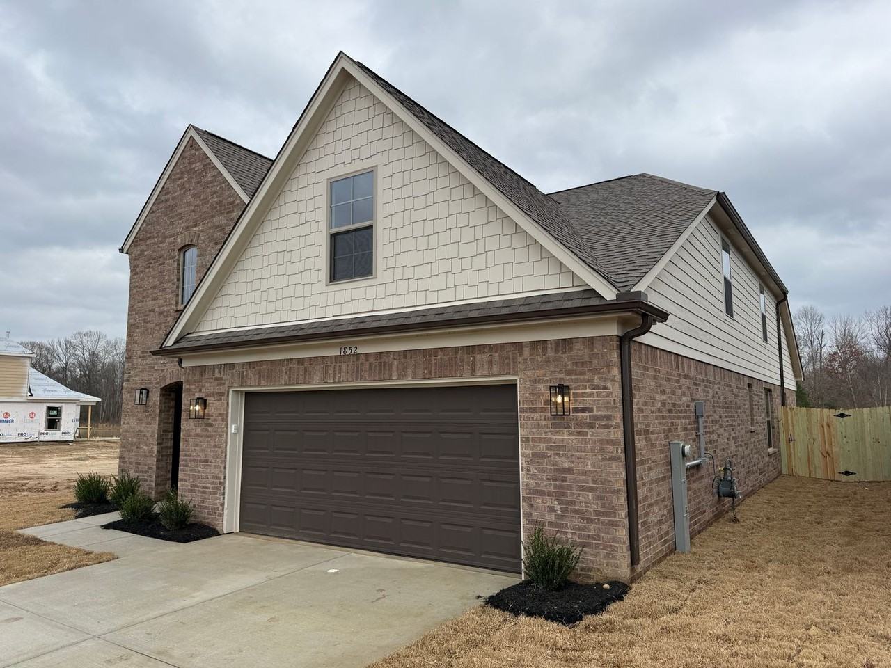 1852 Bloomington Cir E - Photo 4 of 18