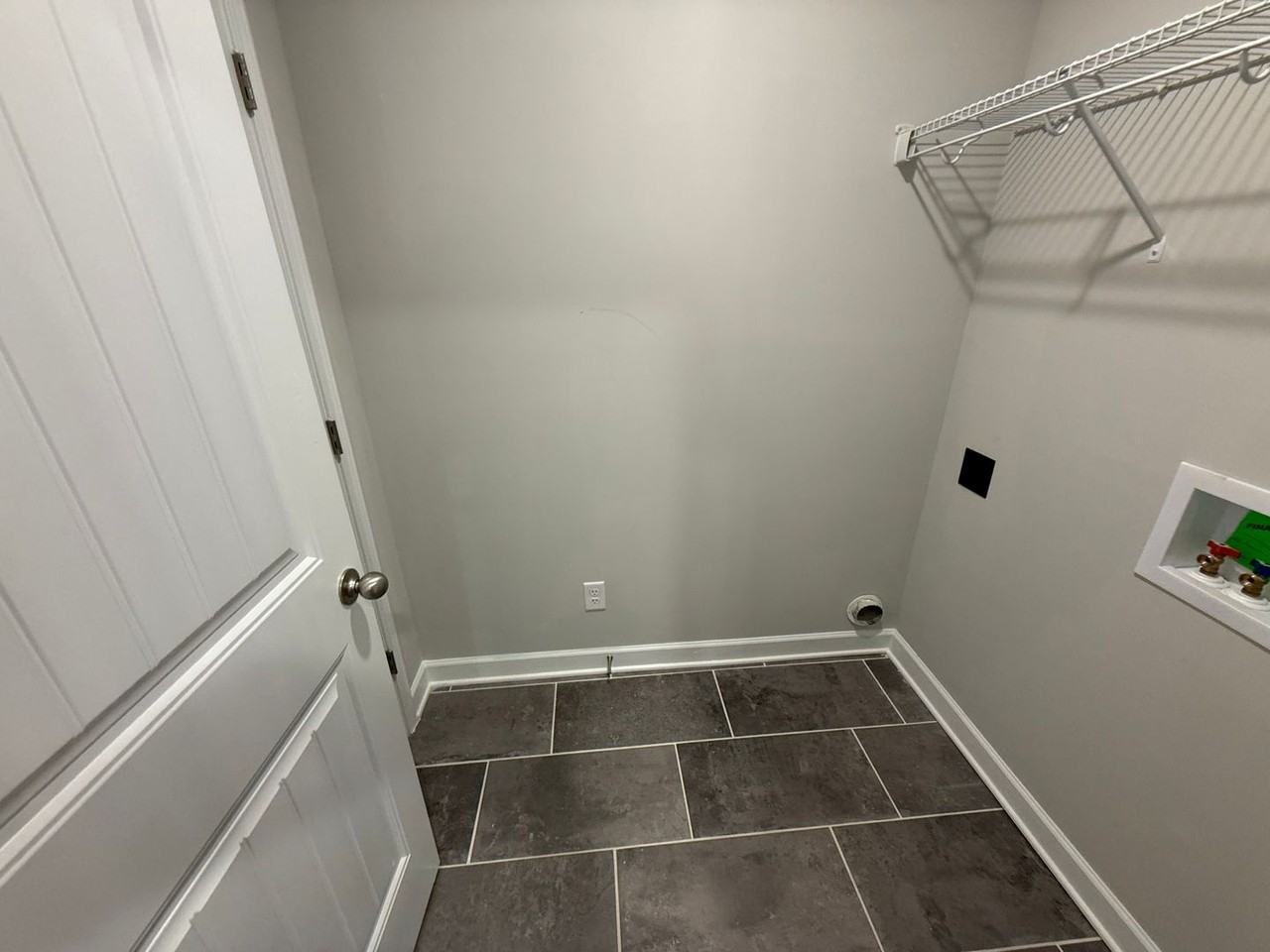 1852 Bloomington Cir E - Photo 6 of 18