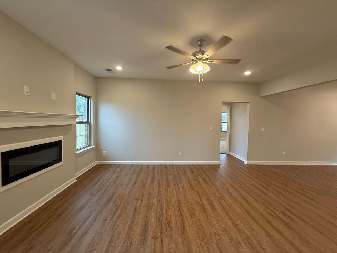 1852 Bloomington Cir E - Photo 7 of 18