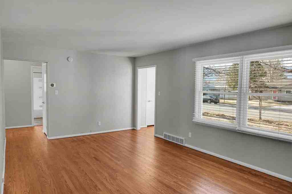 2467 Lafayette Rd - Photo 4 of 16