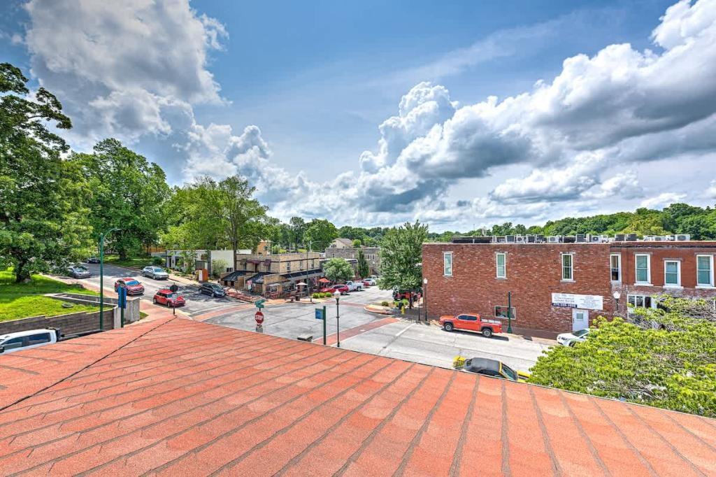 115 E University St - Photo 6 of 17