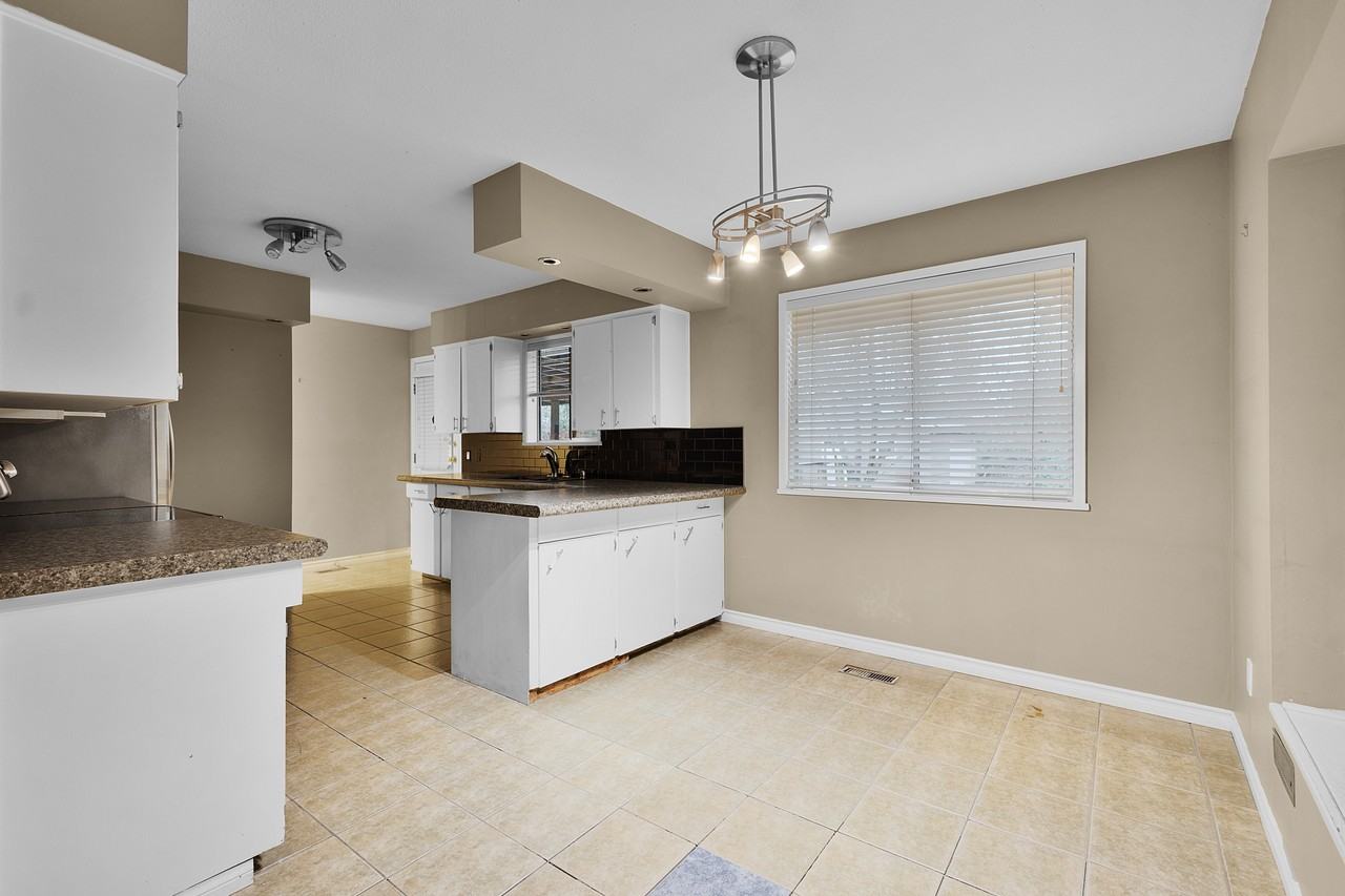 18338 74 Avenue - Photo 6 of 24