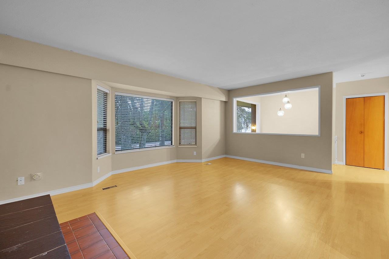 18338 74 Avenue - Photo 7 of 24