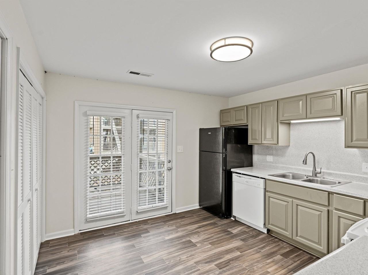 1806 Runnymead Ave Sw - Photo 6 of 38