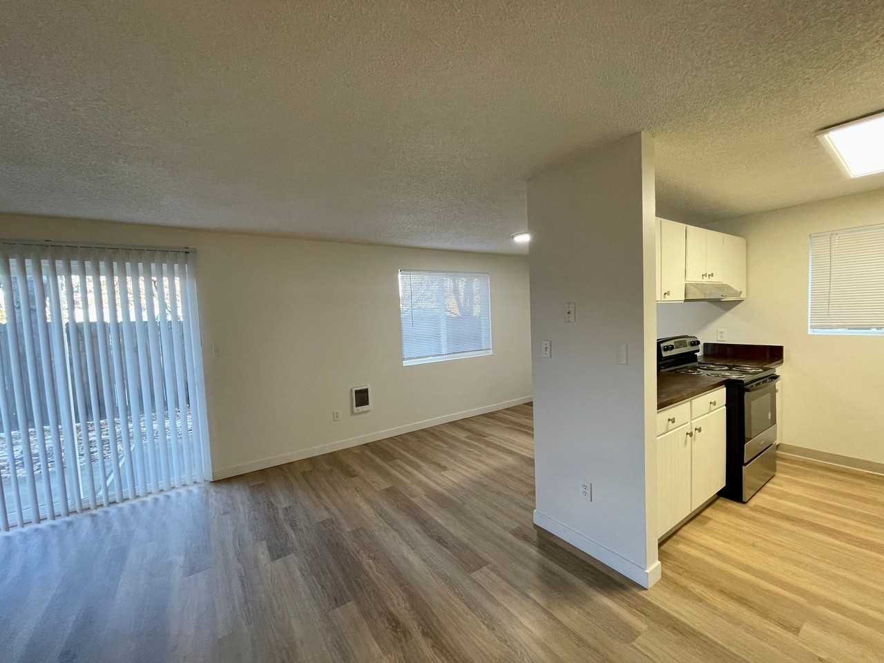 9021 E Liberty Ave - Photo 5 of 31