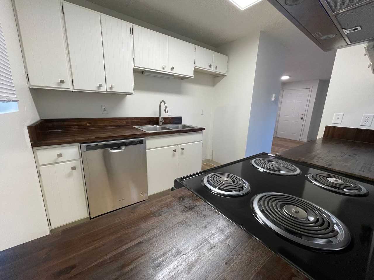 9021 E Liberty Ave - Photo 6 of 31