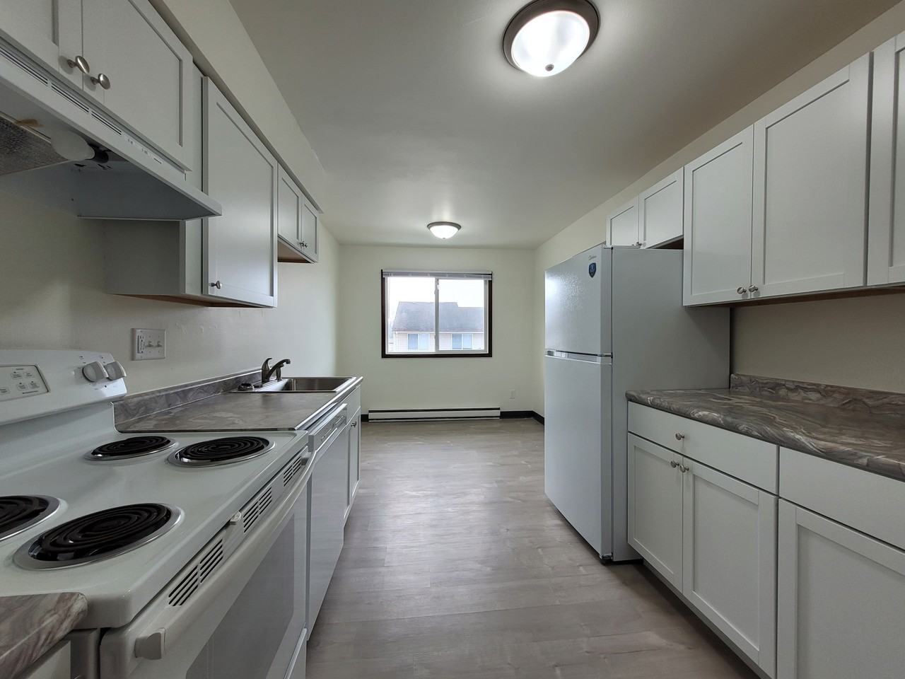 927 Louise St #3 - Photo 4 of 8