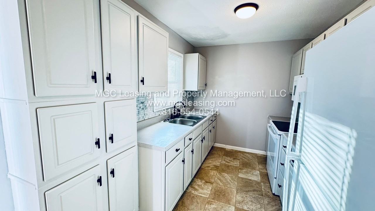 409 Sw Madison St - Photo 4 of 30