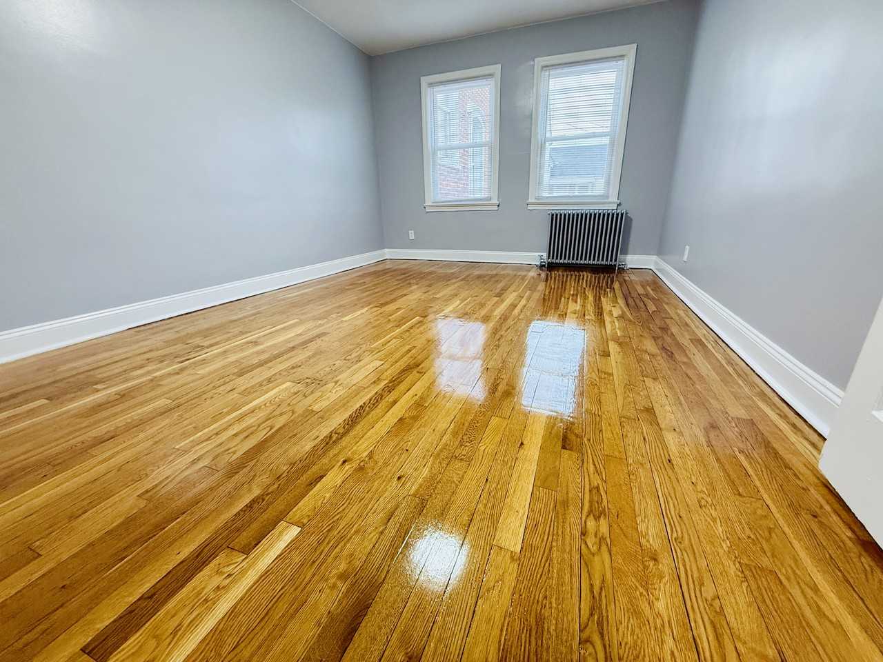 194 Park Ave #5A2 - Photo 2 of 15