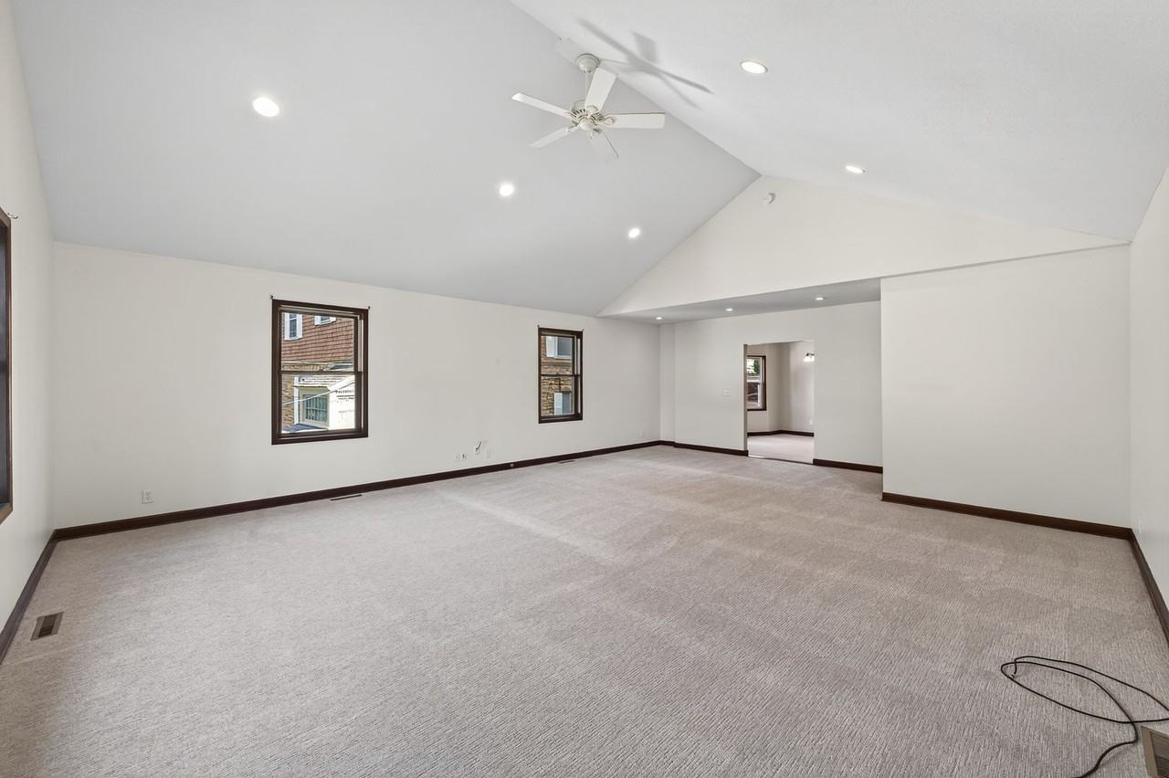 1897 Feronia Ave - Photo 4 of 22