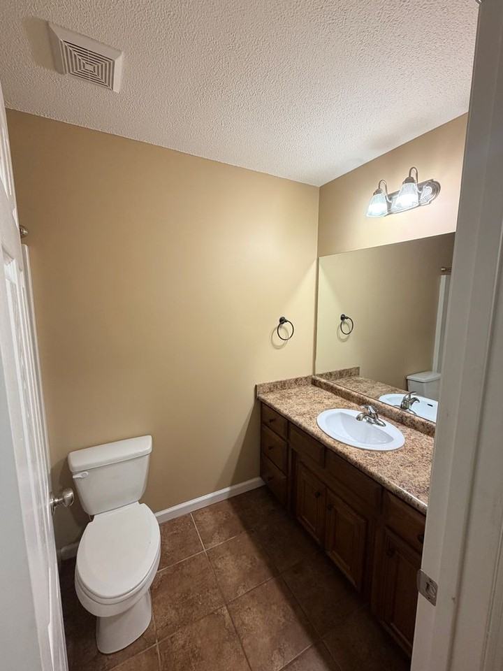 305 Baskins Rd - Photo 6 of 31