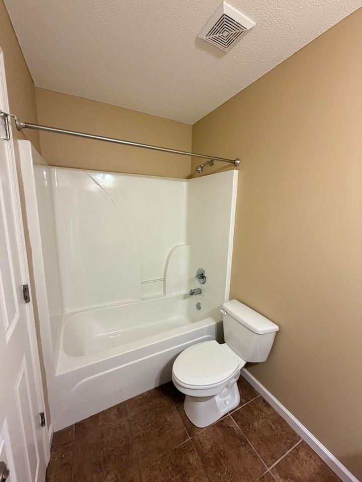 305 Baskins Rd - Photo 7 of 31