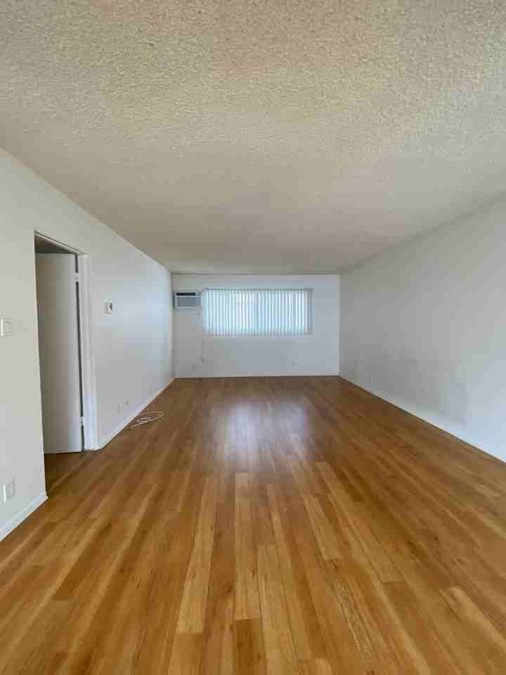 #149 - Photo 3 of 20