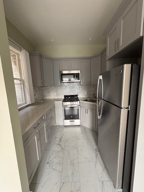 951 Ofarrell St #19 - Photo 6 of 9