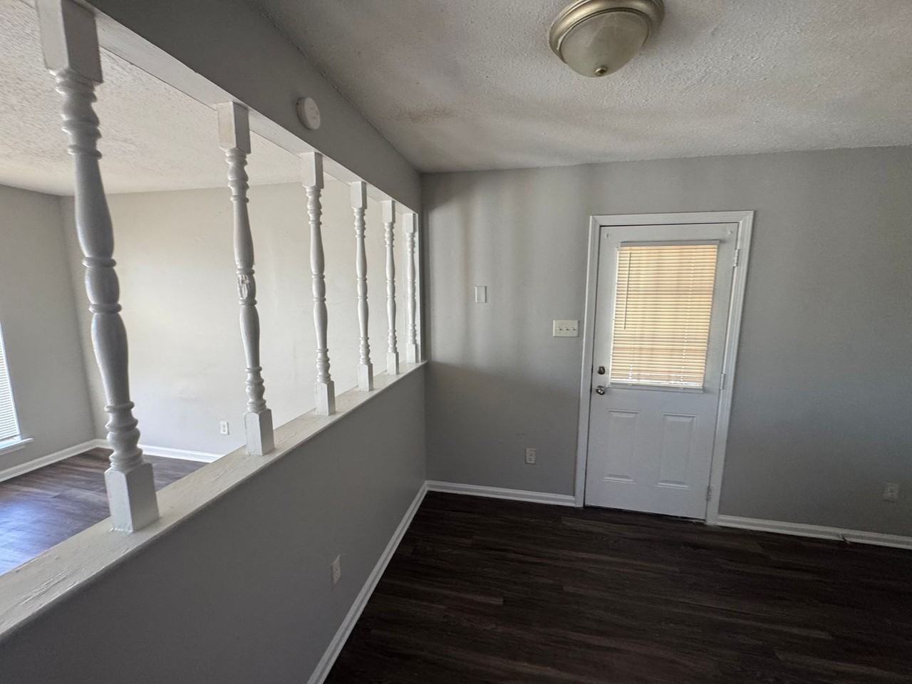 1274 Parkrose Ave - Photo 5 of 10