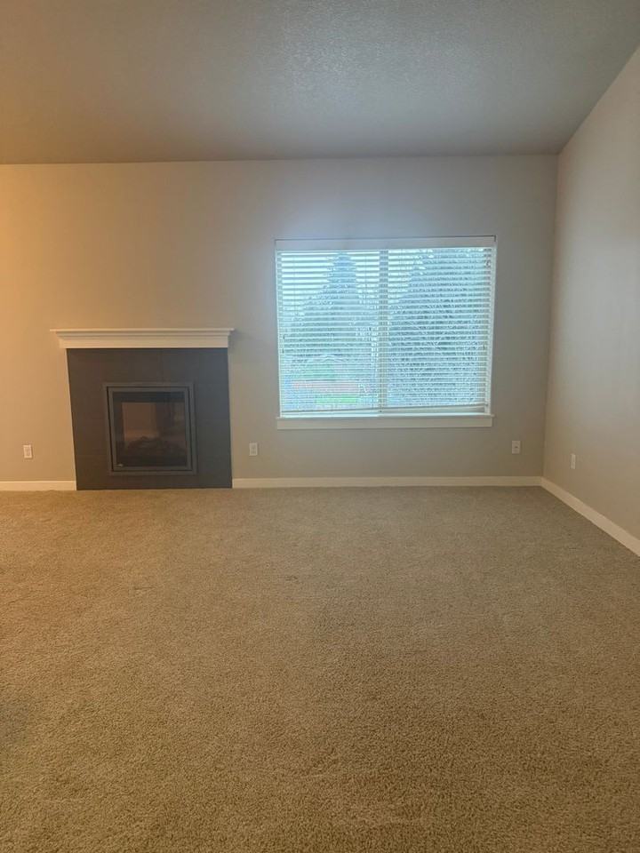 The Timbers at Towne Center - Photo 3 of 20