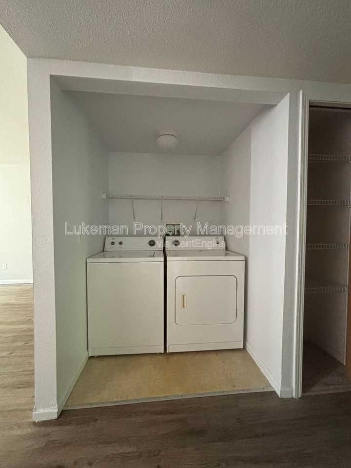 415 S Kendall Ave #403 - Photo 6 of 11