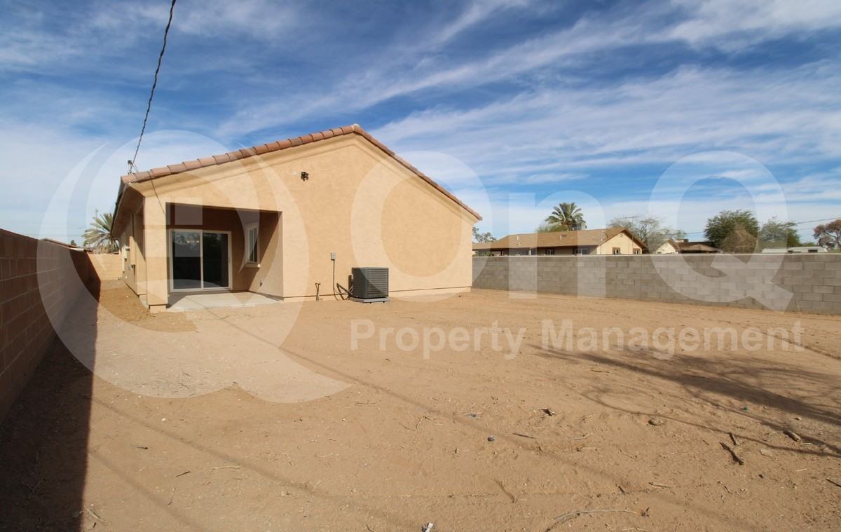 361 W Hess Ave - Photo 4 of 22