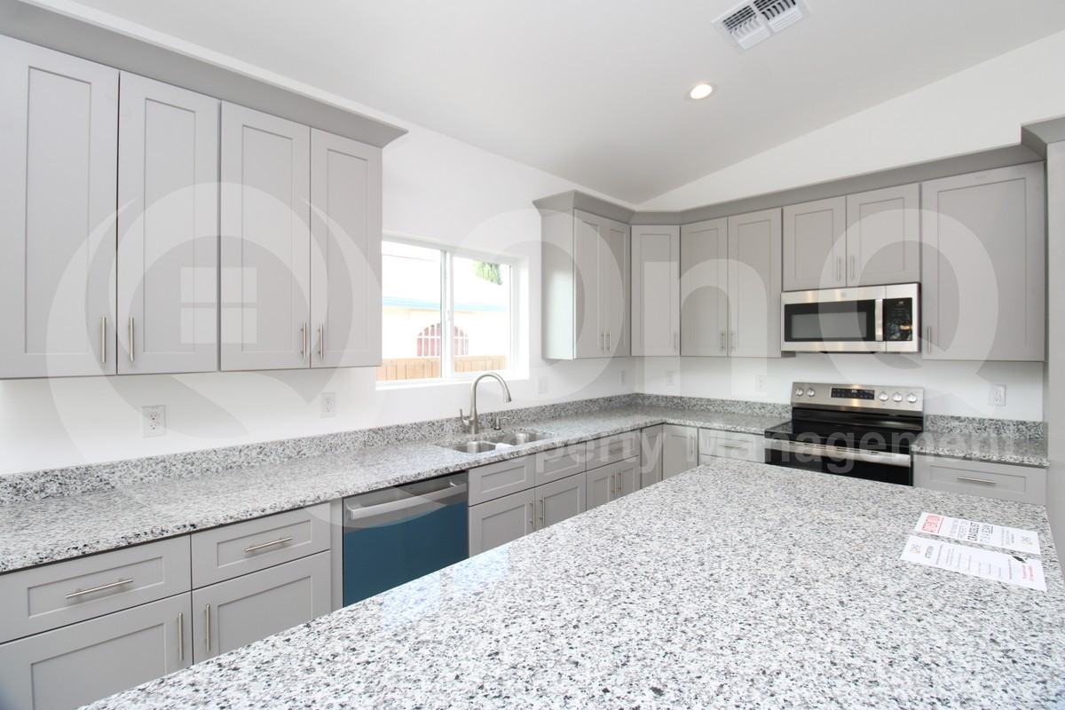 361 W Hess Ave - Photo 5 of 22