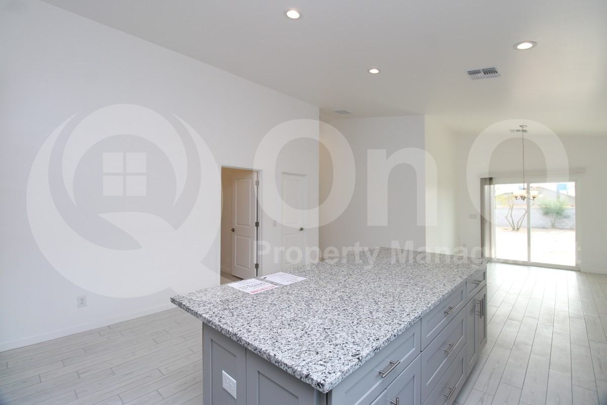 361 W Hess Ave - Photo 7 of 22