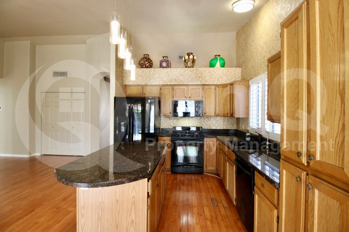 4521 E Saint John Rd - Photo 2 of 24