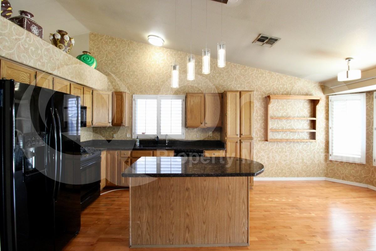 4521 E Saint John Rd - Photo 3 of 24