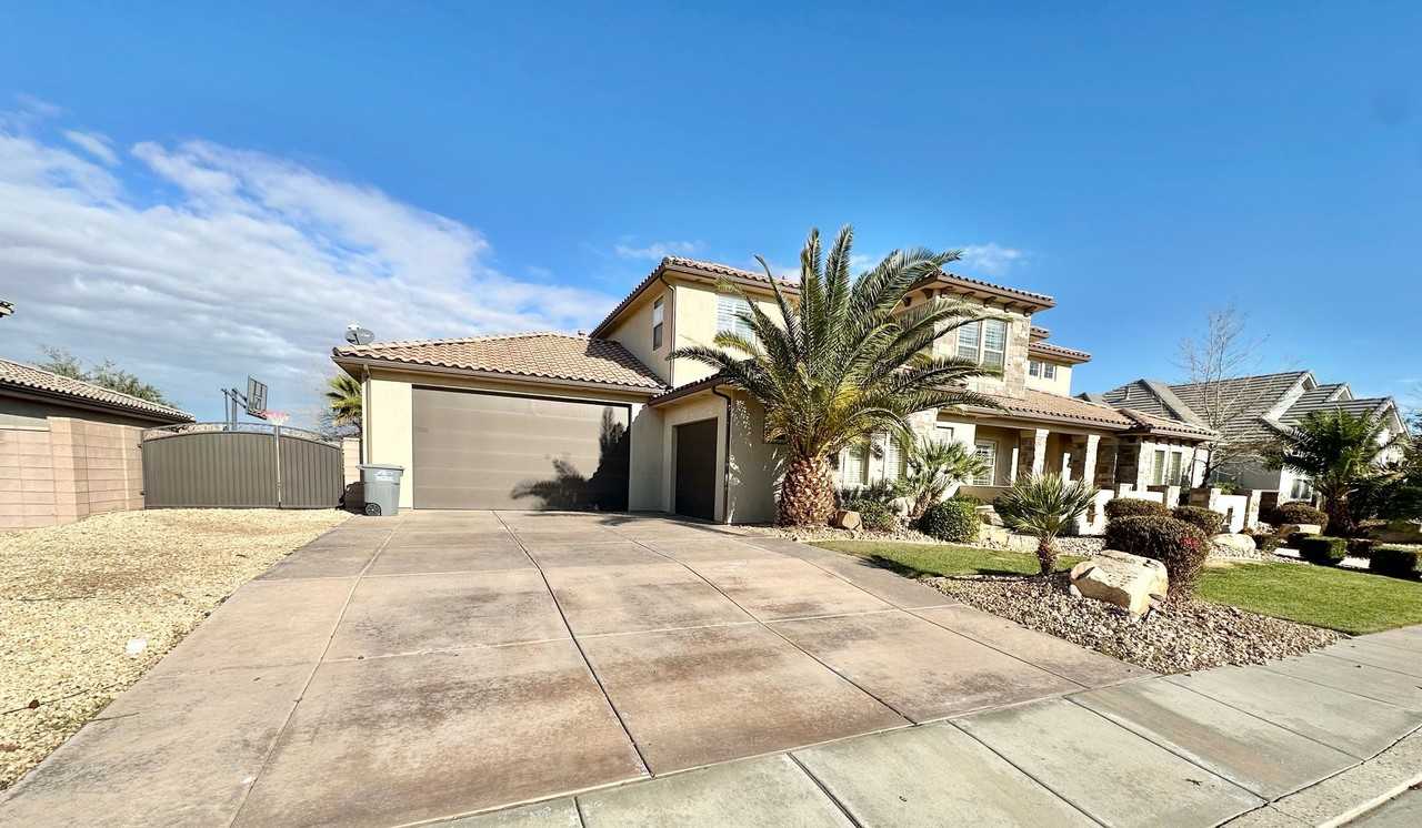 2301 E Crimson Ridge Dr - Photo 3 of 50