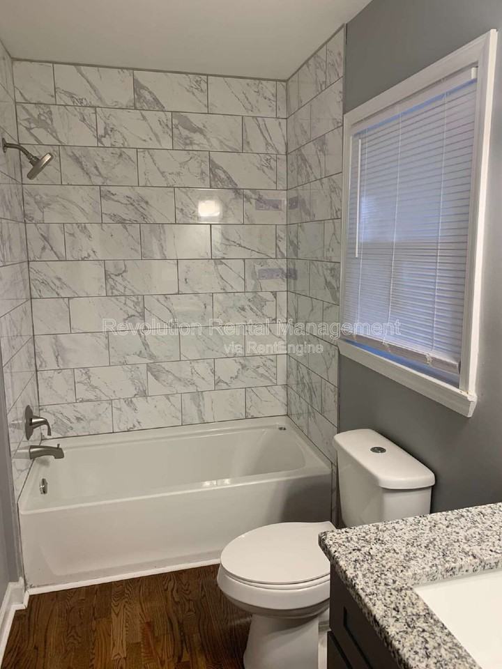 2869 Rockcliff Rd Se - Photo 4 of 17