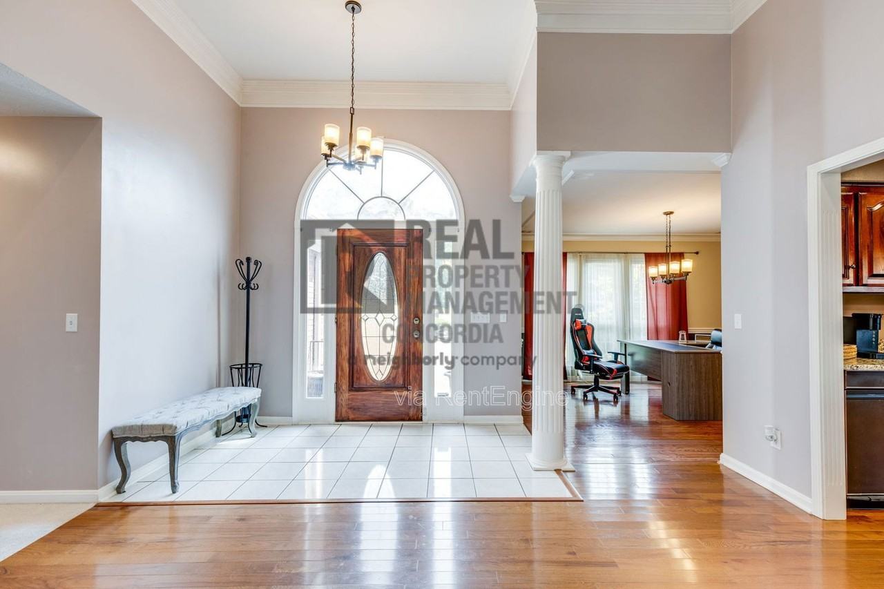 3 Kyle Ct - Photo 4 of 50