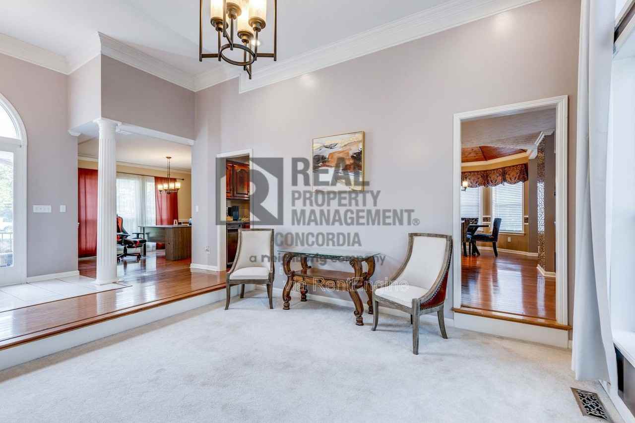 3 Kyle Ct - Photo 7 of 50