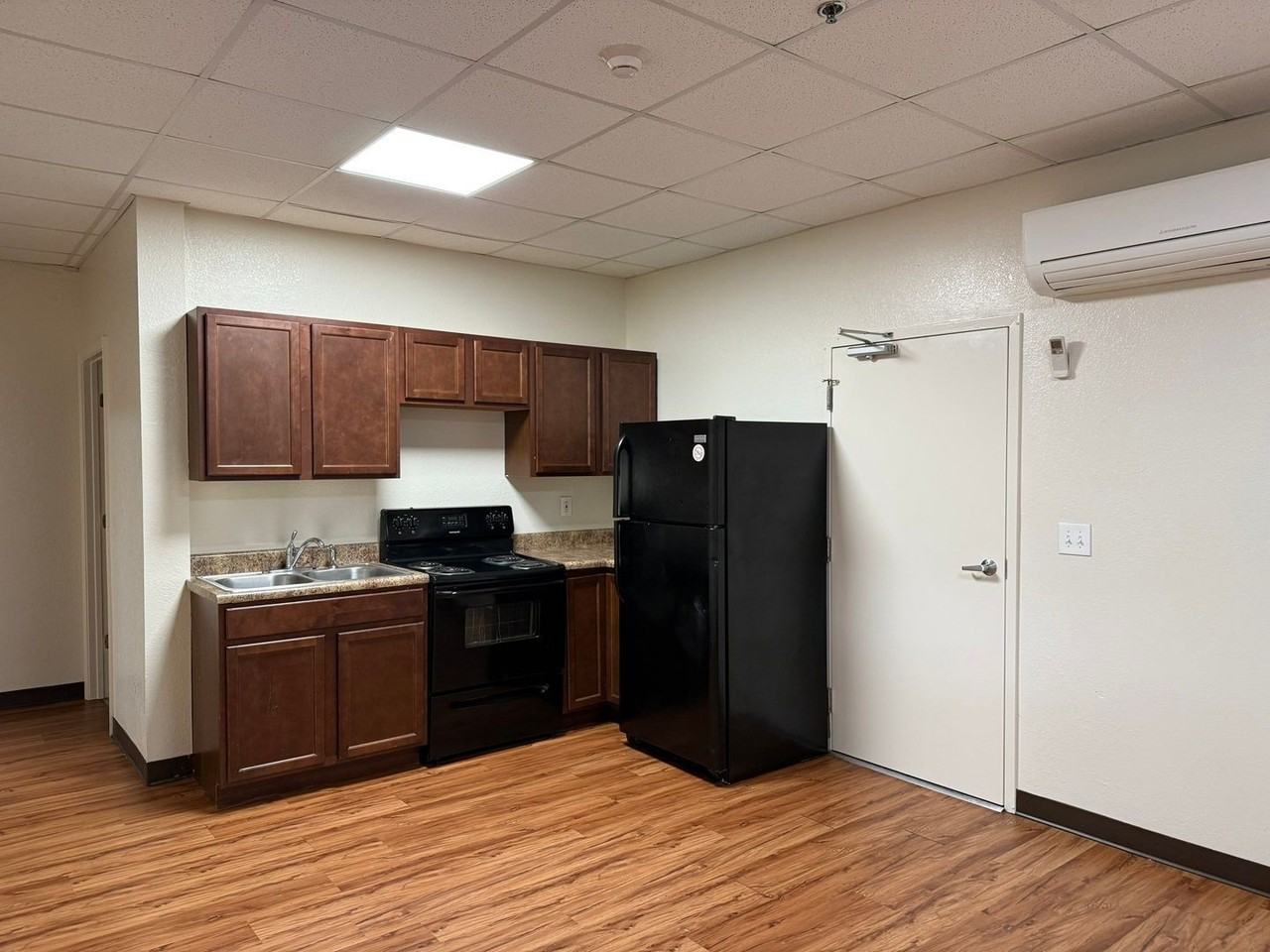 415 Devonia St #304 - Photo 2 of 40