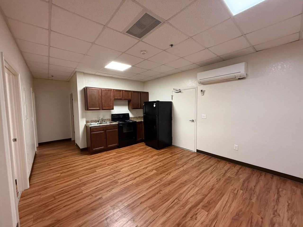 415 Devonia St #304 - Photo 3 of 40